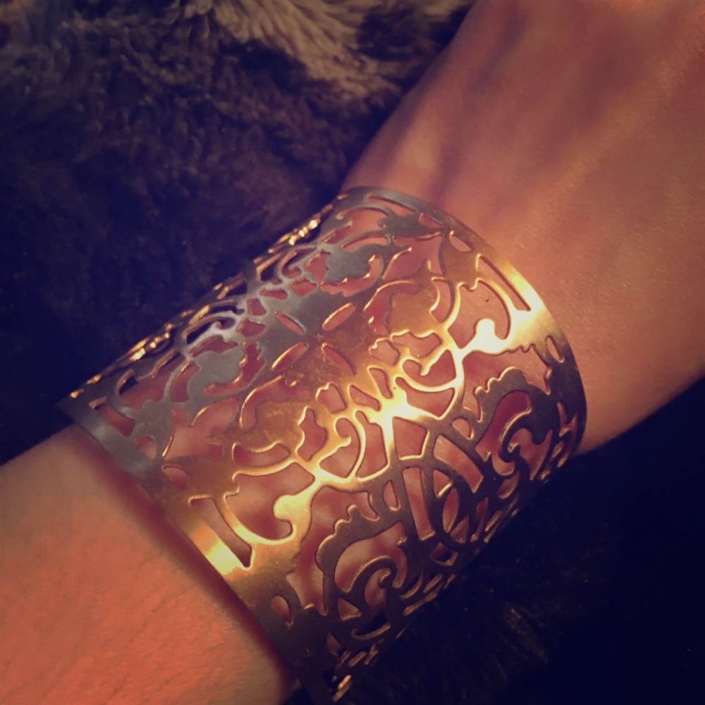 Bangle bracelet